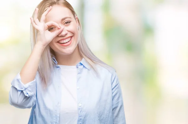 Young Blonde Woman Isolated Background Doing Gesture Hand Smiling Eye — Stock Photo, Image