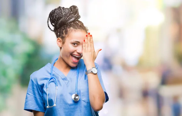 Junge Geflochtene Haare Afrikanisch Amerikanische Mädchen Professionelle Chirurgin Über Isoliertem — Stockfoto