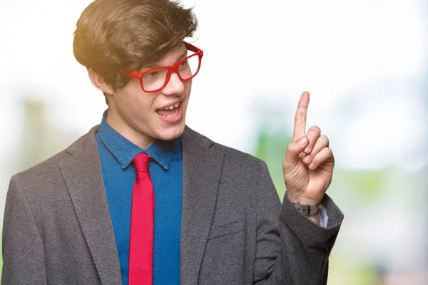 Joven Hombre Negocios Guapo Con Gafas Rojas Sobre Fondo Aislado —  Fotos de Stock