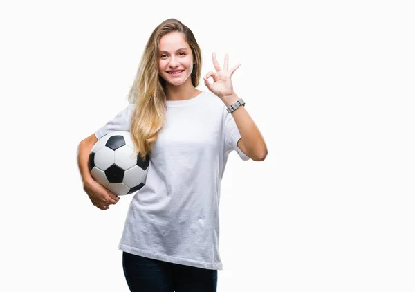 Молода Красива Блондинка Тримає Футбольний Над Ізольованим Тлом Робить Знак — стокове фото