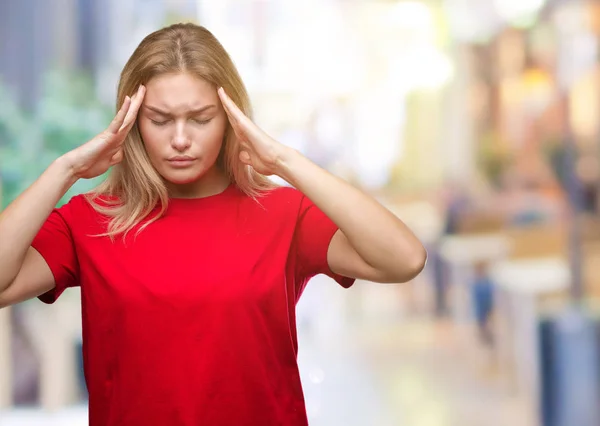 年轻的白种女人在孤立的背景与手头部疼痛头部因为压力 患偏头痛 — 图库照片