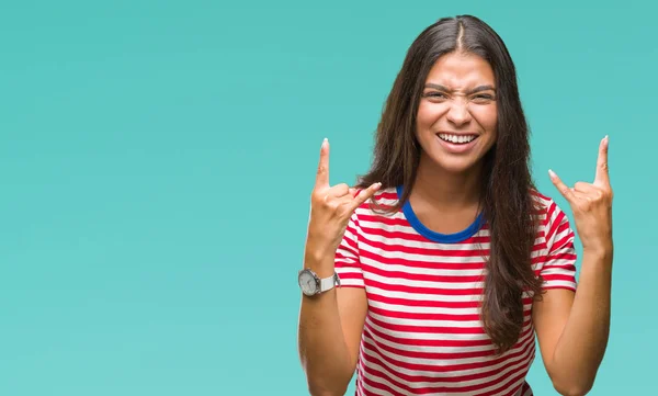 Jonge Mooie Arabische Vrouw Geïsoleerde Achtergrond Schreeuwen Met Gekke Expressie — Stockfoto