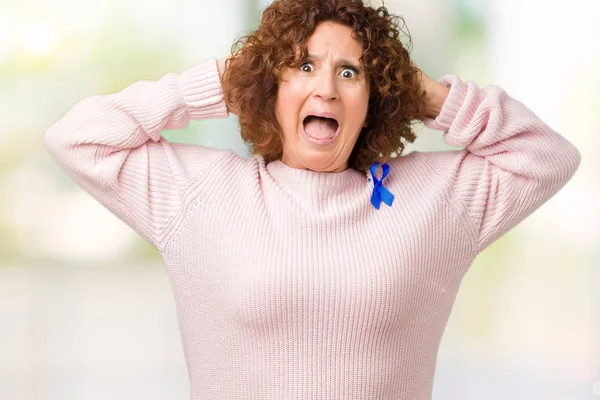 Senior Vrouw Midden Ager Dragen Veranderlijk Blauwe Kleur Lint Bewustzijn — Stockfoto