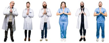 Kolaj grup yalvarıyor ve umut ifade yüzünde çok duygusal ve endişe ile birlikte elleriyle dua beyaz izole arka plan üzerinde doktorlar ve cerrahlar insan. Bağışlanmak. Din kavramı.