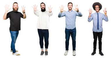 Kolaj bir grup genç adam gösterilen ve parmakları ile işaret beyaz izole arka plan üzerinde kendinden emin ve mutlu gülümseyerek süre sekiz numara.