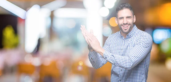 Young Handsome Man Isolated Background Clapping Applauding Happy Joyful Smiling — Stock Photo, Image