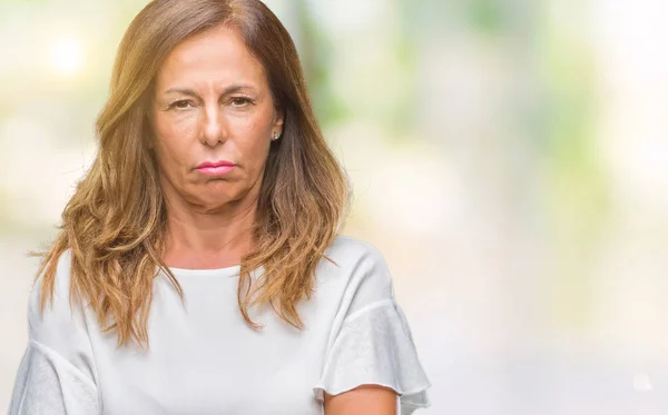 Senior Hispanische Frau Mittleren Alters Mit Isoliertem Hintergrund Skeptisch Und — Stockfoto