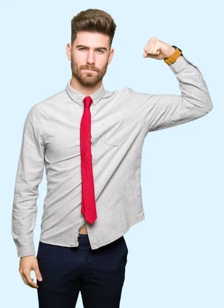 Ung Snygg Business Man Stark Person Visar Arm Muskler Självsäker — Stockfoto