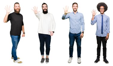 Kolaj bir grup genç adam gösterilen ve parmakları ile işaret beyaz izole arka plan üzerinde beş kendinden emin ve mutlu gülümseyerek iken numara.