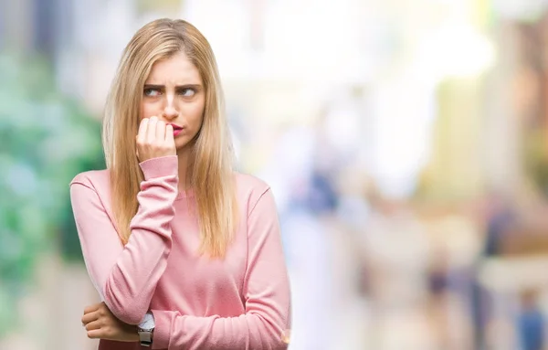 Giovane Bella Donna Bionda Che Indossa Maglione Invernale Rosa Sfondo — Foto Stock