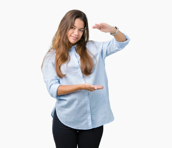 Jonge Mooie Brunette Zakenvrouw Geïsoleerde Achtergrond Gebaren Met Handen Tonen — Stockfoto