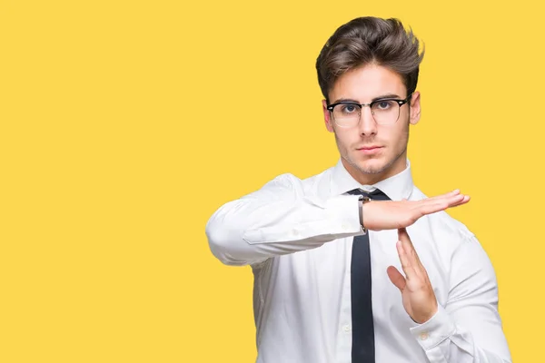 Joven Hombre Negocios Con Gafas Sobre Fondo Aislado Haciendo Gesto —  Fotos de Stock