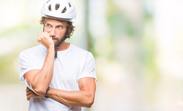 Schöner Hispanischer Fahrradfahrer Mit Schutzhelm Über Isoliertem Hintergrund Der Gestresst — Stockfoto
