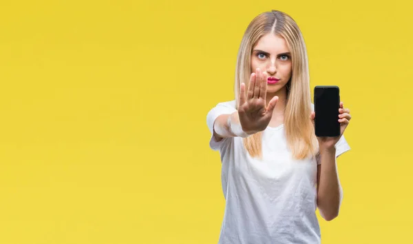 Jonge Mooie Blonde Vrouw Toont Smartphone Geïsoleerde Achtergrond Met Open — Stockfoto