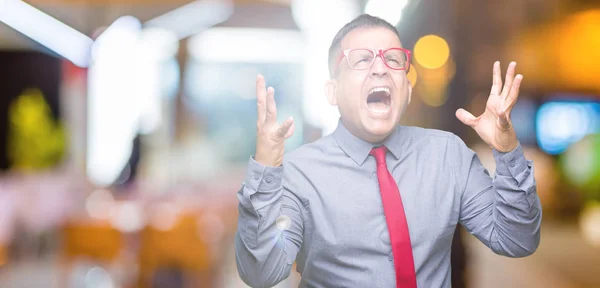 Hombre Árabe Mediana Edad Con Gafas Rojas Moda Sobre Fondo —  Fotos de Stock