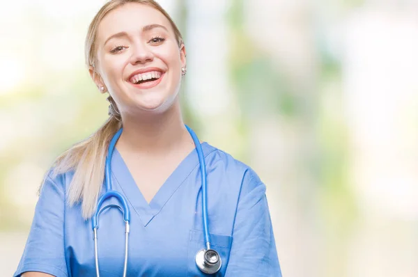 Giovane Chirurgo Bionda Medico Donna Sfondo Isolato Volto Felice Sorridente — Foto Stock