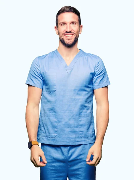 Beau Médecin Homme Portant Uniforme Médical Sur Fond Isolé Avec — Photo