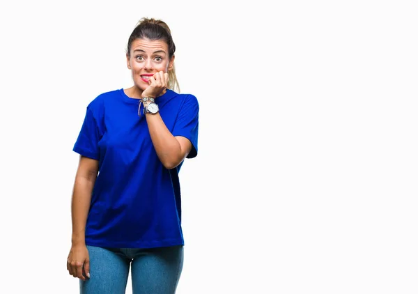 Jeune Belle Femme Portant Shirt Bleu Décontracté Sur Fond Isolé — Photo