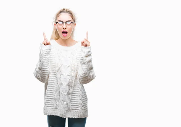 Young Beautiful Blonde Woman Wearing Glasses Isolated Background Amazed Surprised — Stock Photo, Image