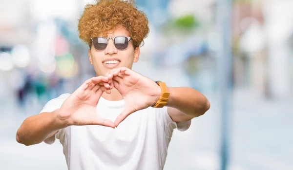 Jeune Homme Beau Avec Des Cheveux Afro Portant Des Lunettes — Photo