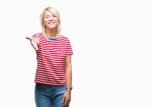 Young Beautiful Blonde Woman Isolated Background Smiling Friendly Offering Handshake — Stock Photo, Image