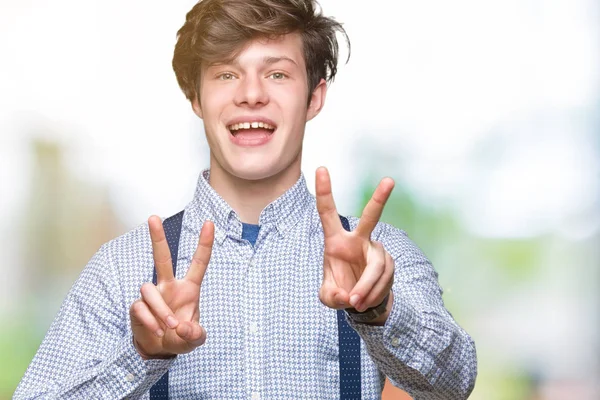 Jovem Homem Bonito Vestindo Camisa Azul — Fotografia de Stock