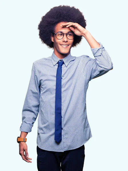 Fiatal Afro Amerikai Üzletember Afro Haj Szemüveg Nagyon Boldog Mosolyog — Stock Fotó