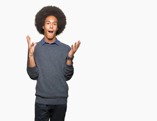 Fiatal Afro Amerikai Üzletember Afro Haj Félek Megdöbbentem Kifejezés Meglepetés — Stock Fotó
