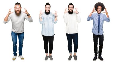 Kolaj Grup Genç üzerinde beyaz bir arka plan boğazlamak istiyor eller öfke ile sinirli bağırarak deli bağırıp izole