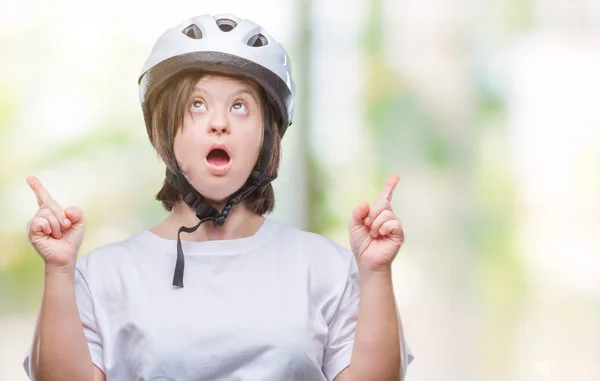 Young Adult Cyclist Woman Syndrome Wearing Safety Helmet Isolated Background — Stock Photo, Image