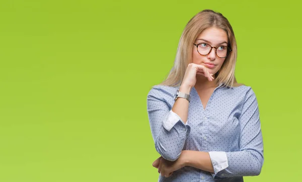 Joven Mujer Negocios Caucásica Con Gafas Sobre Fondo Aislado Con —  Fotos de Stock