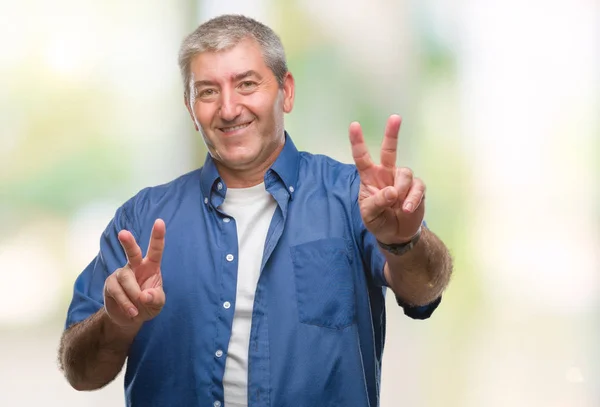 Hombre Mayor Guapo Sobre Fondo Aislado Sonriendo Mirando Cámara Mostrando —  Fotos de Stock