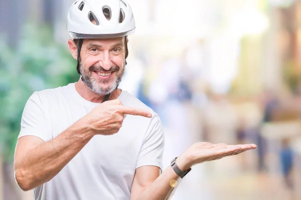 Hombre Ciclista Mediana Edad Con Casco Seguridad Bicicleta Fondo Aislado — Foto de Stock