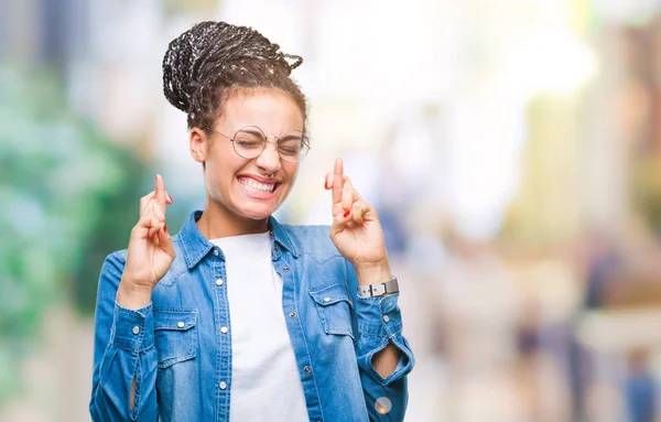 Jovem Trançado Cabelo Afro Americano Menina Vestindo Óculos Sobre Fundo — Fotografia de Stock