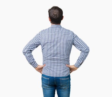 İzole arka plan ayakta geriye doğru uzakta silah ile vücut üzerinde seyir üzerinde gözlük takan yakışıklı orta yaş zarif komuta sizde