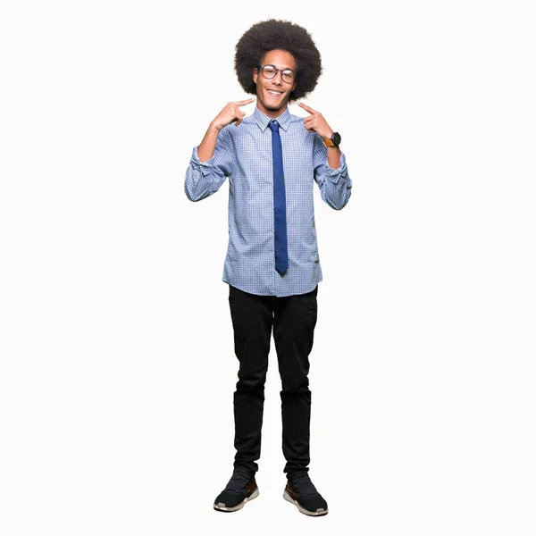 Jovem Homem Negócios Afro Americano Com Cabelo Afro Vestindo Óculos — Fotografia de Stock