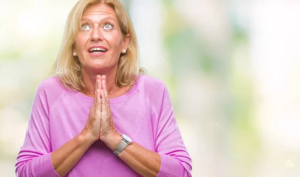 Blonde Vrouw Van Middelbare Leeftijd Geïsoleerde Achtergrond Bedelen Bidden Met — Stockfoto