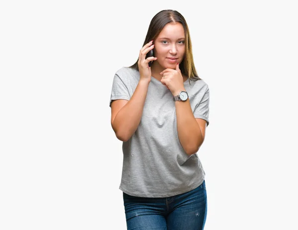 Joven Hermosa Mujer Caucásica Hablando Teléfono Inteligente Sobre Fondo Aislado —  Fotos de Stock