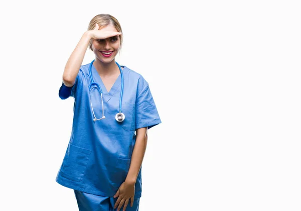 Jovem Bela Loira Médico Cirurgião Enfermeira Mulher Sobre Fundo Isolado — Fotografia de Stock
