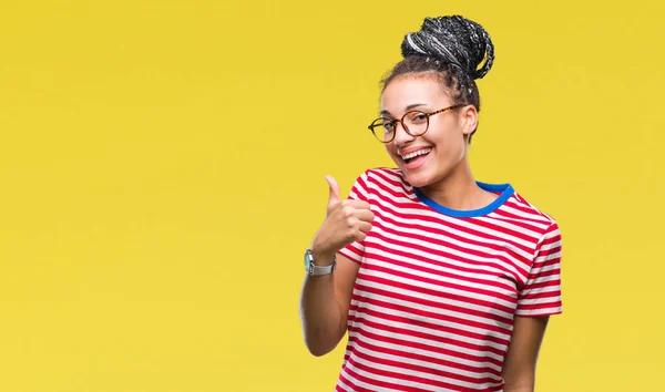 Jovem Trançado Cabelo Afro Americano Menina Vestindo Óculos Sobre Fundo — Fotografia de Stock