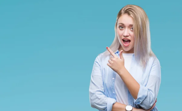 Giovane Donna Bionda Sfondo Isolato Con Grande Sorriso Sul Viso — Foto Stock