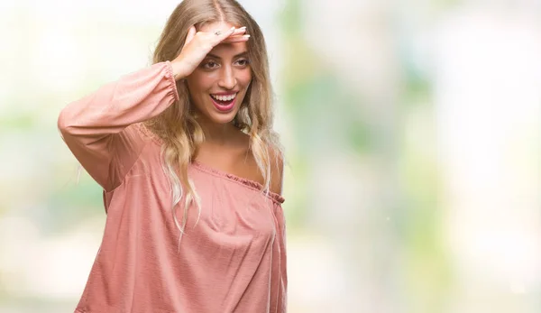 Linda Jovem Loira Sobre Fundo Isolado Muito Feliz Sorrindo Olhando — Fotografia de Stock