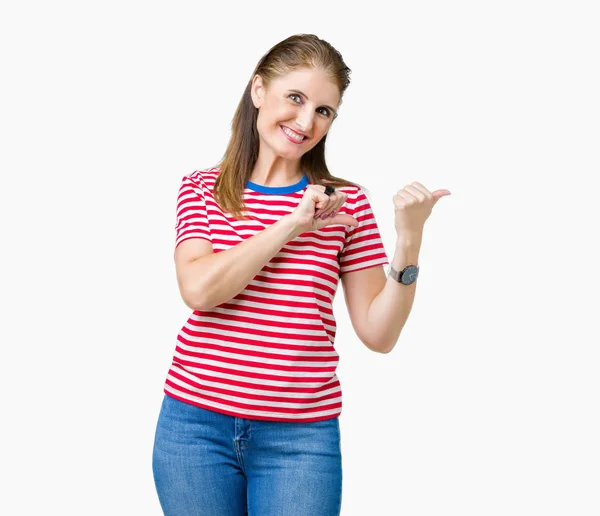 Reife Frau Mittleren Alters Lässigem Shirt Über Isoliertem Hintergrund Die — Stockfoto