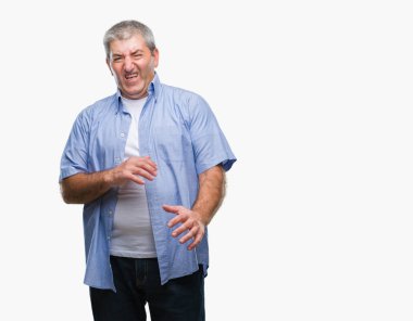 İzole arka plan üzerinde üst düzey yakışıklı tiksinti ifadesi, memnun ve korkulu tiksinti yüz yapıyorsun çünkü nefret tepki. Elleriyle kaldırdı. Sinir bozucu kavramı.