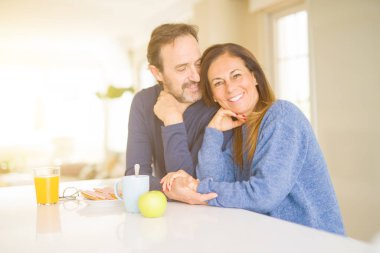 Sağlıklı breaskfast sabahları evde olması güzel romantik orta yaş kaç