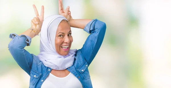 Středním Věku Východní Arabské Žena Nosí Arabská Hidžáb Izolované Pozadí — Stock fotografie
