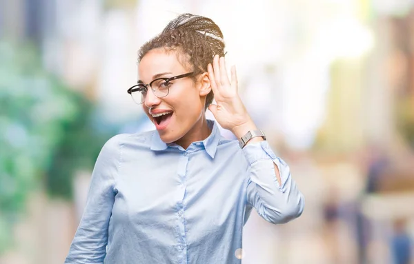 Junge Geflochtene Haare Afrikanisch Amerikanische Geschäftsfrau Mit Brille Über Isoliertem — Stockfoto