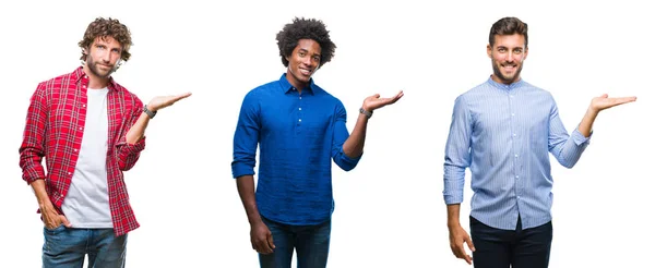 陽気な提示とカメラを見て手の手のひらで指している笑みを浮かべて分離の背景にアフリカ系アメリカ人 ヒスパニックの男性のグループのコラージュ — ストック写真
