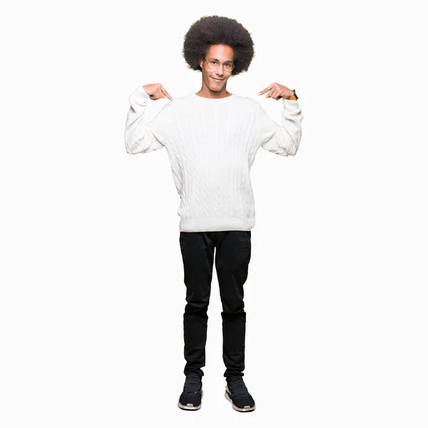 Young African American Man Afro Hair Wearing Glasses Looking Confident — Stock Photo, Image