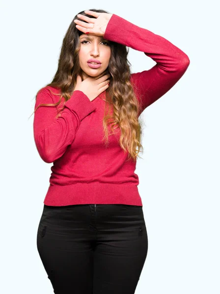Jovem Mulher Bonita Vestindo Camisola Vermelha Testa Tocante Para Doença — Fotografia de Stock